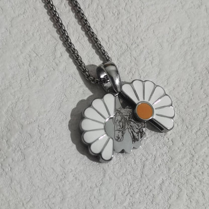 Custom Pet Face Small Daisy Necklace™